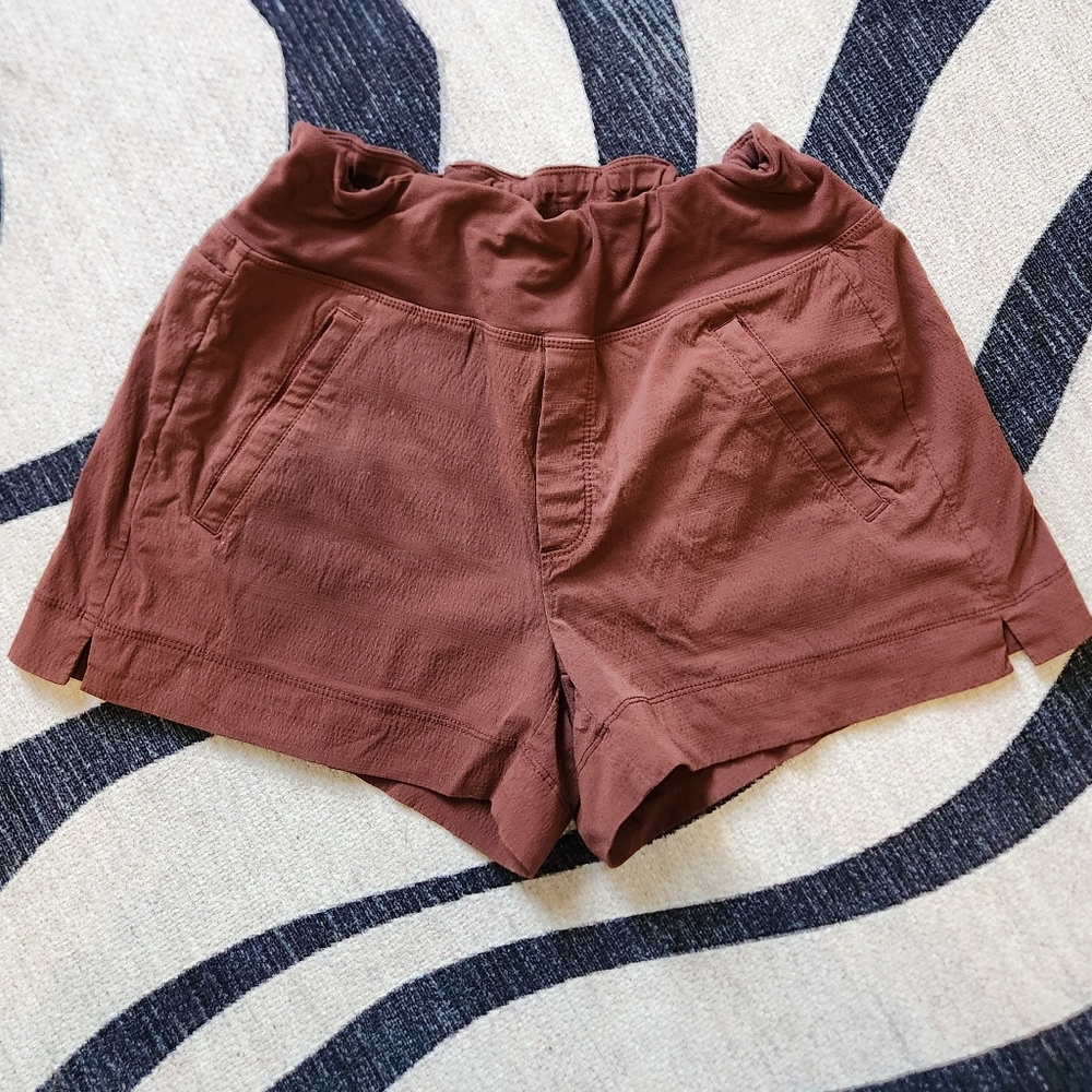 Athleta trekki north short size 4